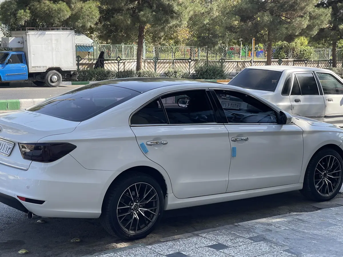 لیفان،  820
