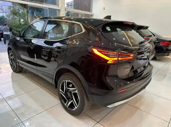 نیسان، قشقایی