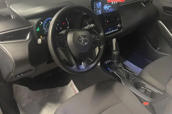 تویوتا، کرولا کراس هیبرید