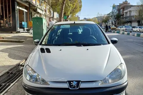 پژو، 206