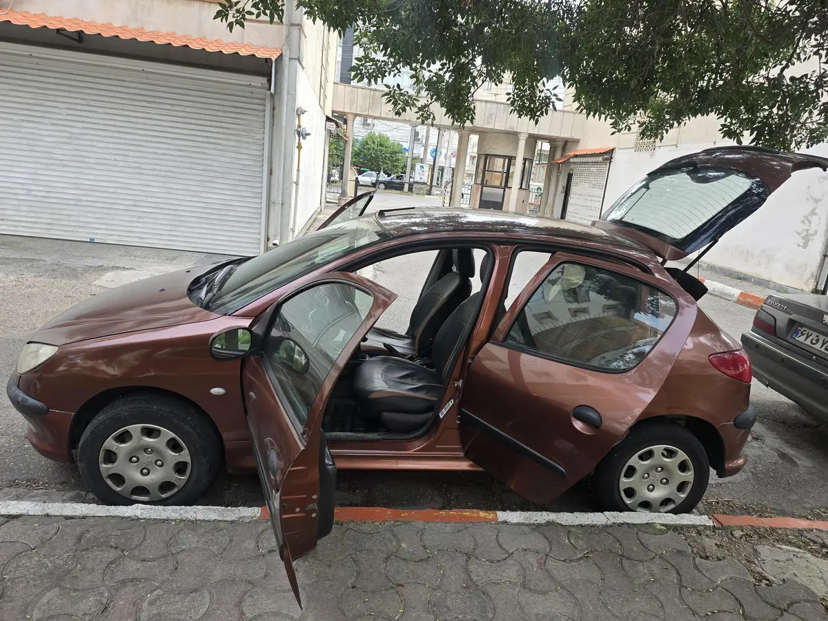 پژو،  206
