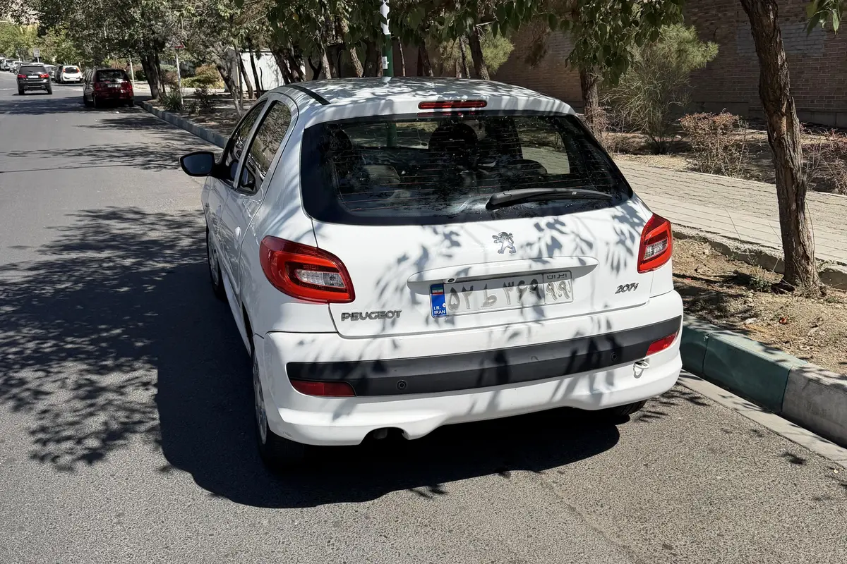 پژو،  207