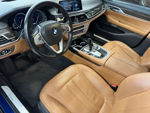 ب ام و، سری 7