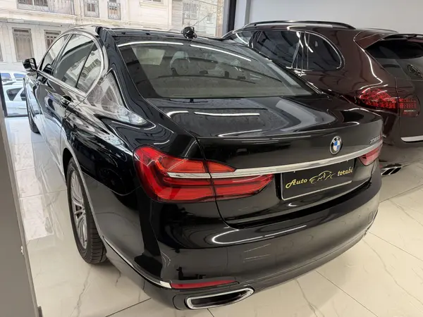 ب ام و، سری 7