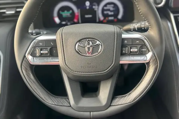 تویوتا، لندکروز چهار در