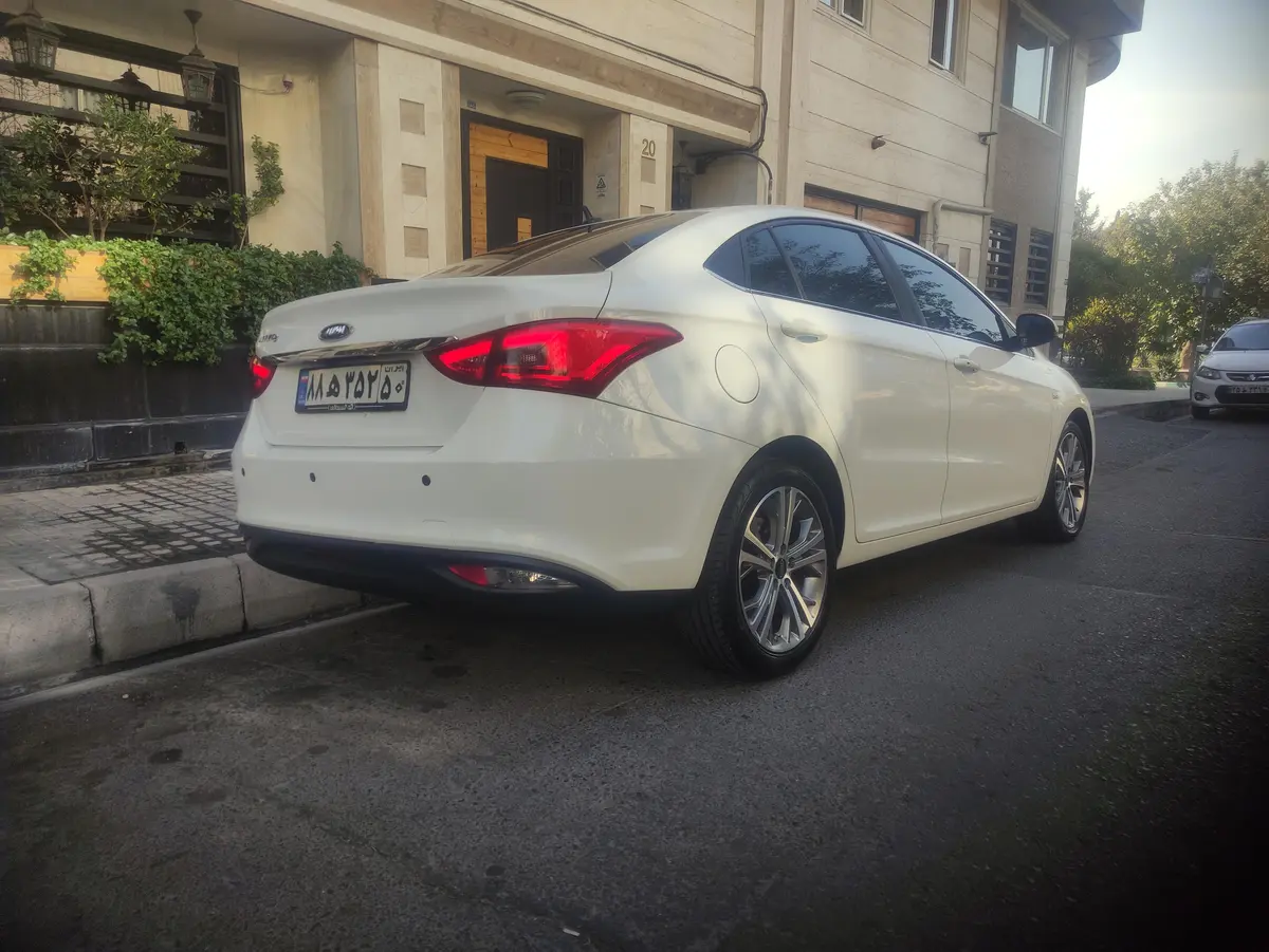 چری،  آریزو 5T