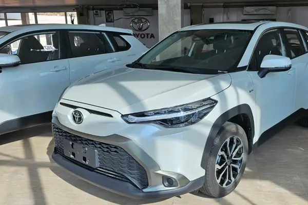 تویوتا، فرانت لندر هیبرید