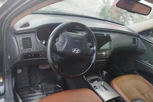 هیوندای، آزرا (گرنجور)