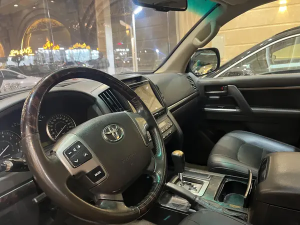 تویوتا، لندکروز چهار در