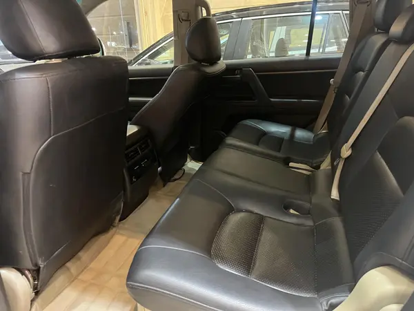 تویوتا، لندکروز چهار در