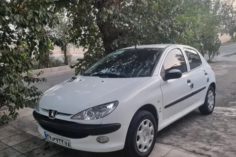 پژو، 206