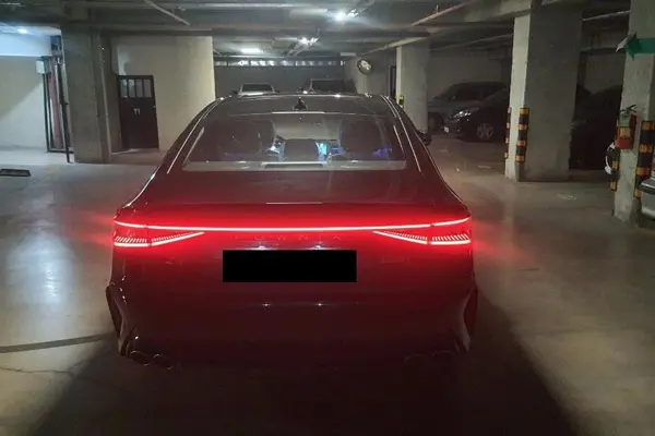 فونیکس  آریزو 8 (Z8)