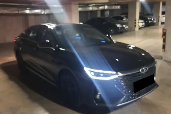 فونیکس  آریزو 8 (Z8)