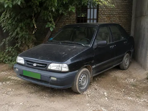 پراید، صندوق دار
