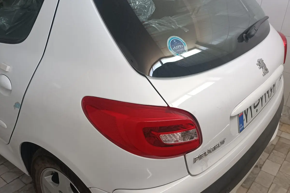 پژو،  207