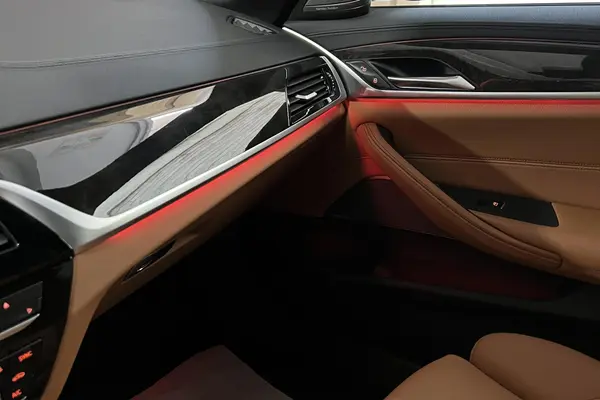 ب ام و، سری 5 سدان