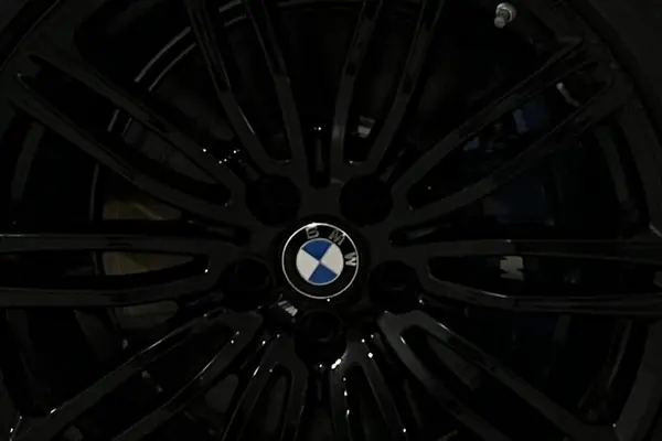 ب ام و، سری 5 سدان