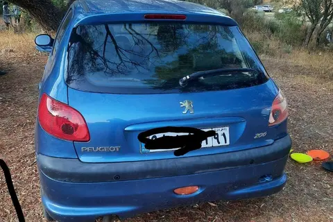پژو، 206