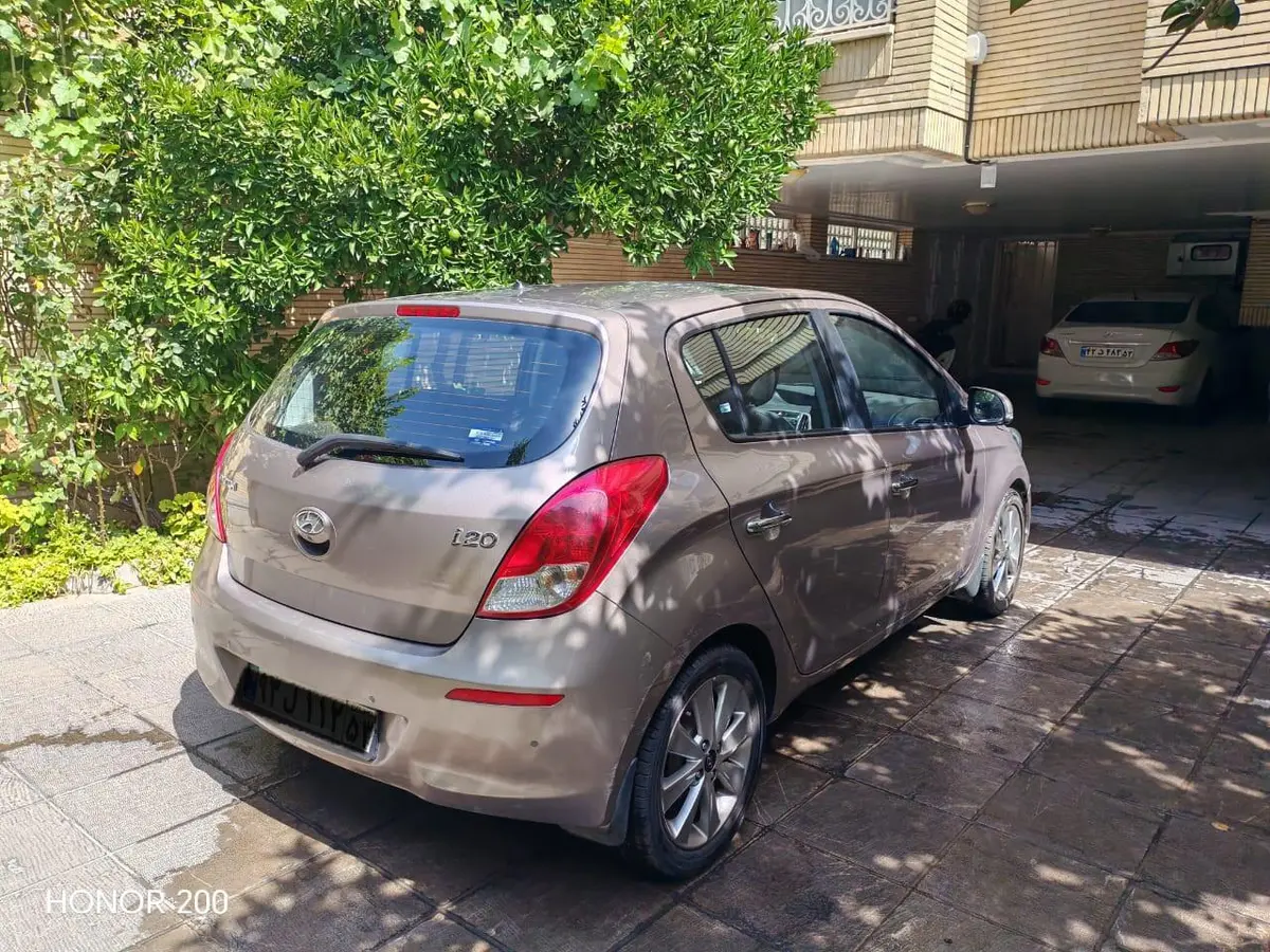 هیوندای،  i20