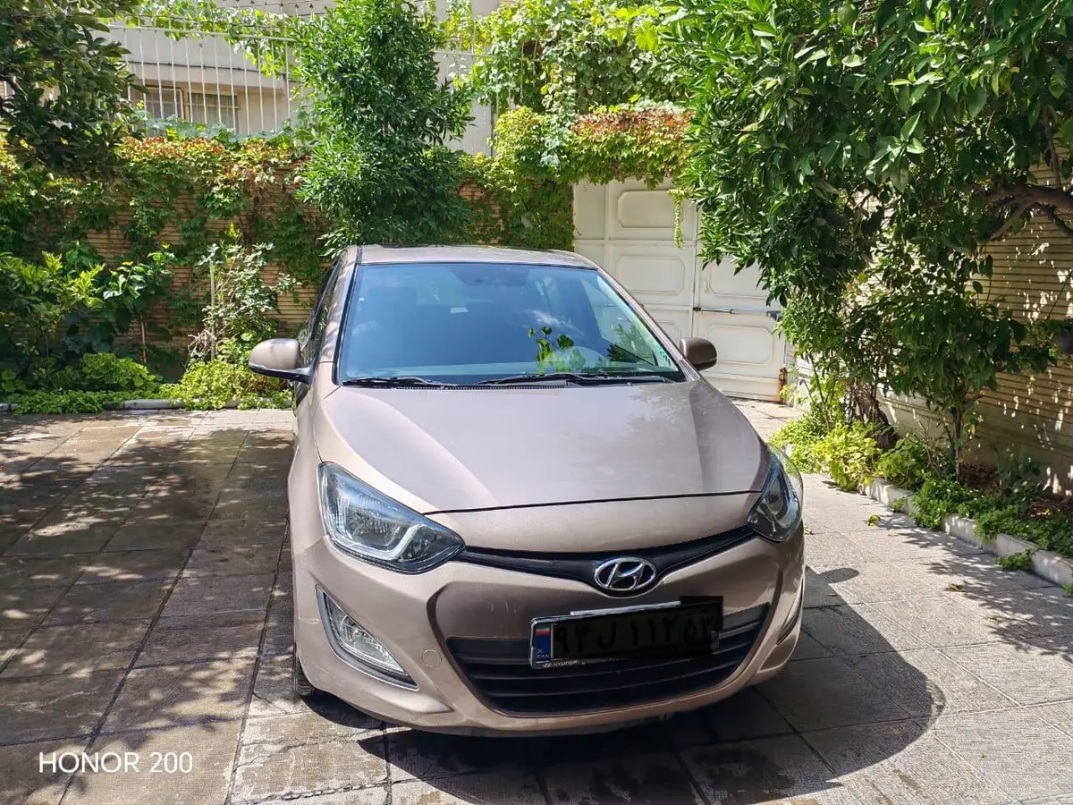 هیوندای،  i20