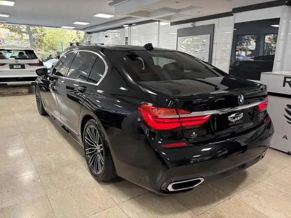 ب ام و، سری 7