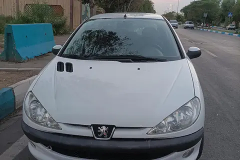 پژو، 206