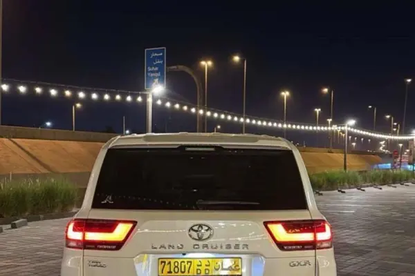 تویوتا  لندکروز چهار در