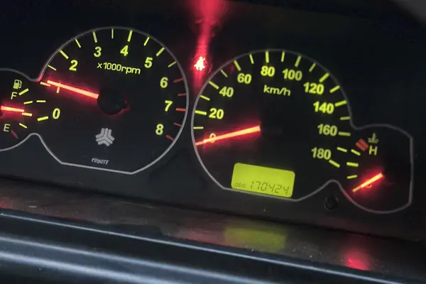 پراید، صندوق دار