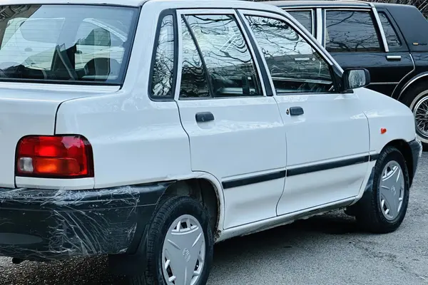 پراید، صندوق دار