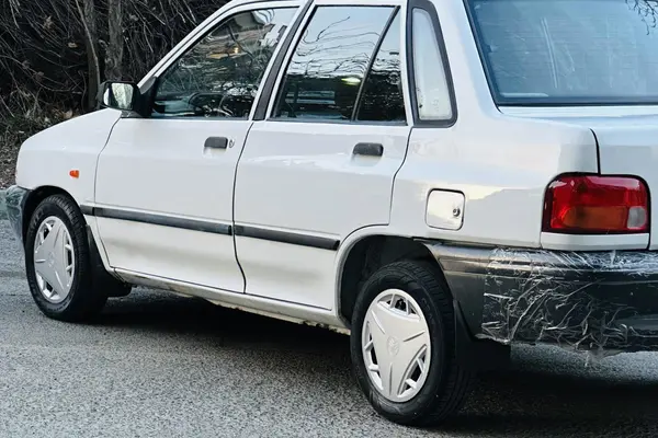 پراید، صندوق دار