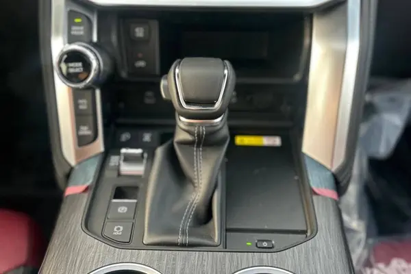 تویوتا، لندکروز چهار در