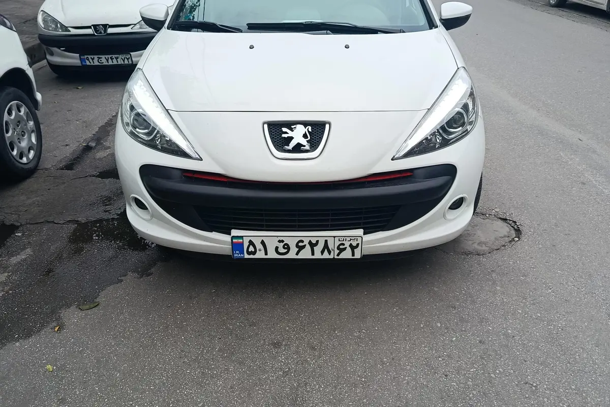 پژو،  207