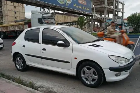 پژو، 206