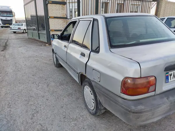 پراید، صندوق دار