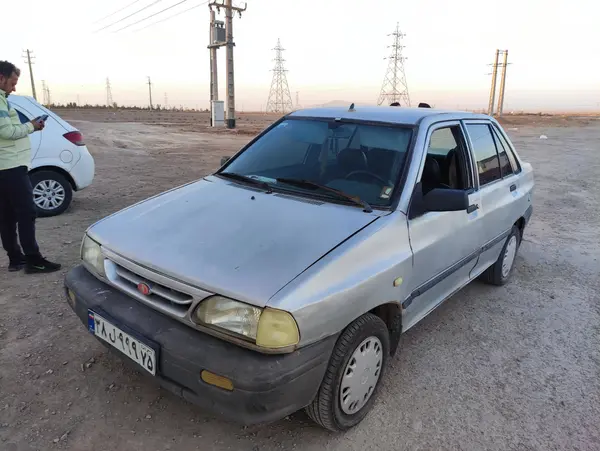 پراید، صندوق دار