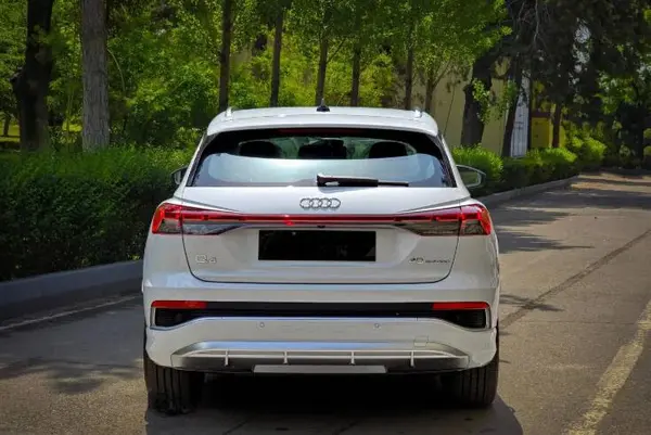 آئودی، Q4 e-tron