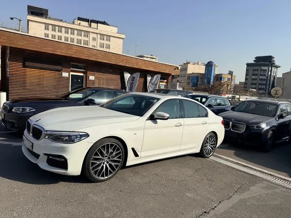 ب ام و، سری 5 سدان