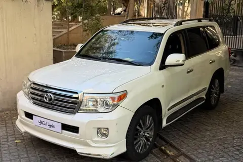 تویوتا، لندکروز چهار در