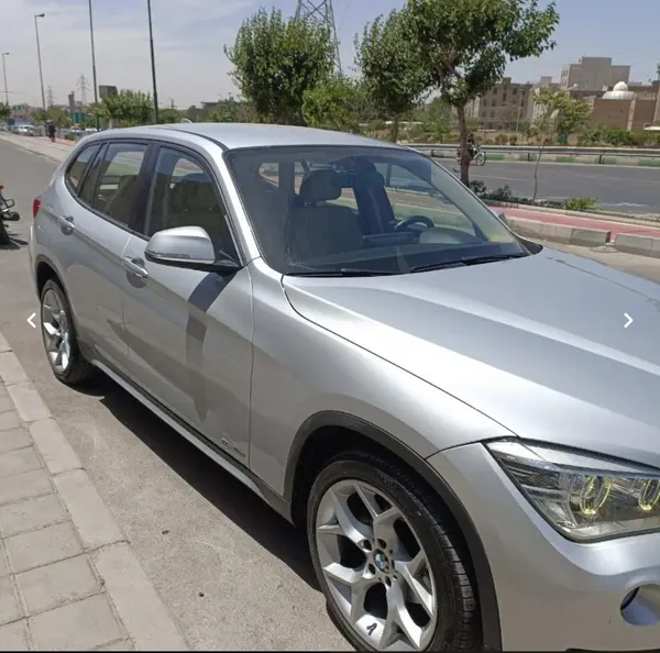 ب ام و  X1