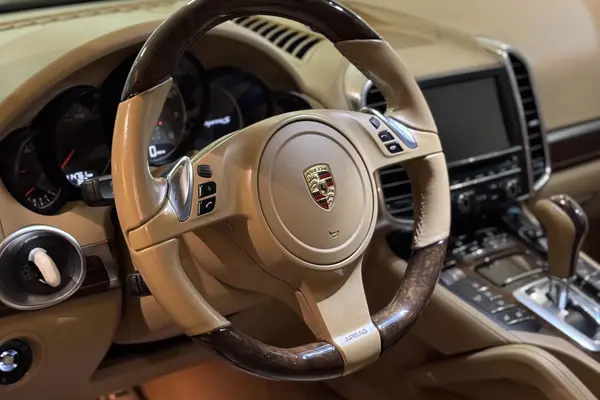 پورشه، کاین