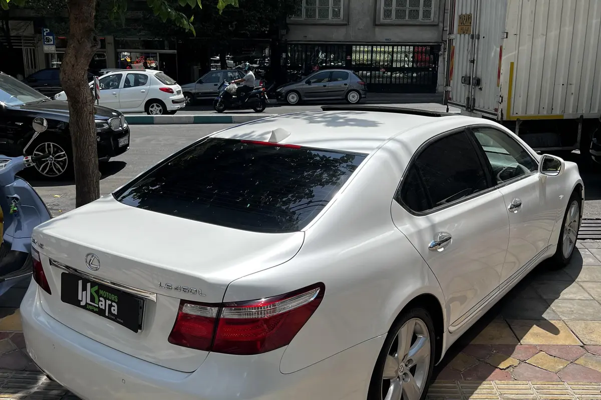 لکسوس،  LS
