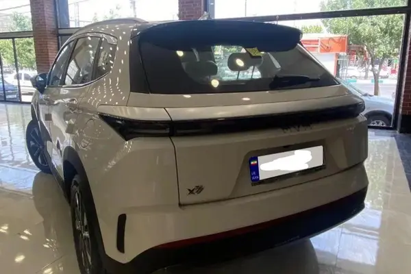 ام وی ام  X77