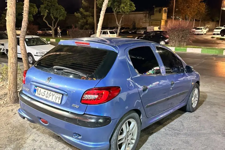 پژو،  206