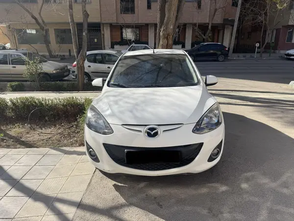 مزدا، 2 هاچ بک