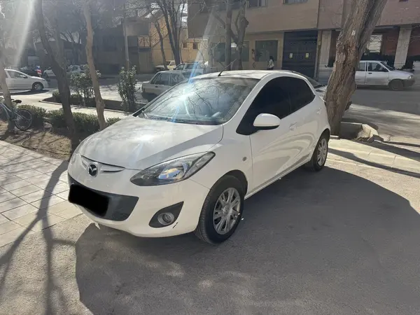 مزدا، 2 هاچ بک