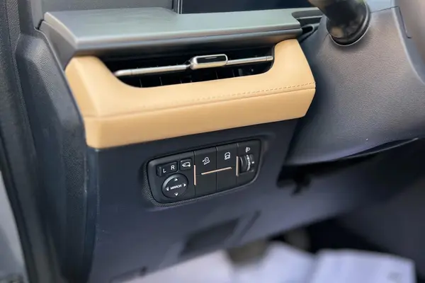 اینفینیت، اکسپلورر