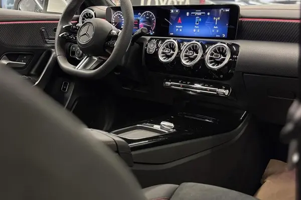 بنز، کلاس A سدان