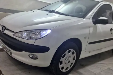 پژو، 206