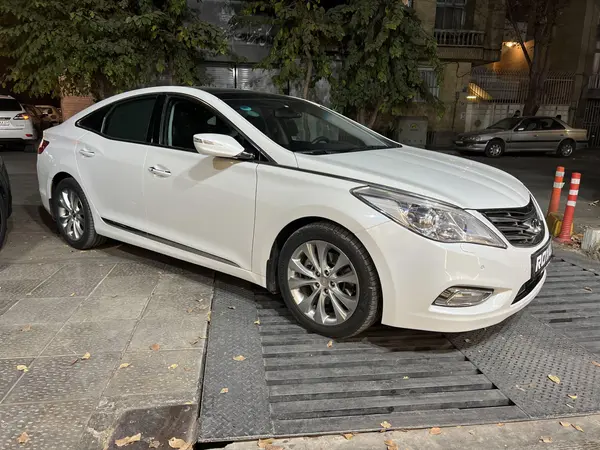 هیوندای، آزرا (گرنجور)