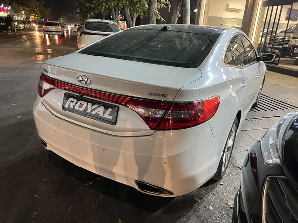 هیوندای، آزرا (گرنجور)